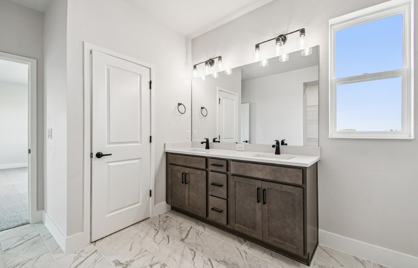 DW 5126 Interior (8)