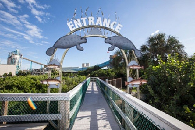 Entrance to Manatee Viewing Center