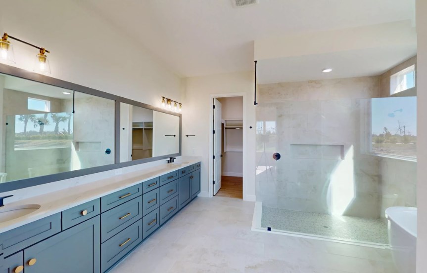 Kelli Master Bathroom