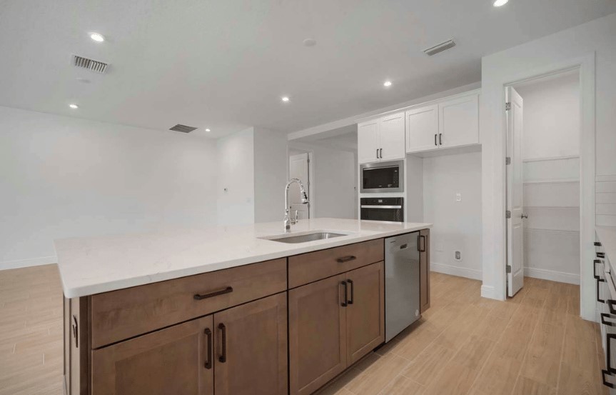 6212 Broad Field Ave Kitchen