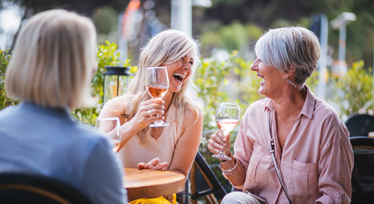 Waterset residents dining