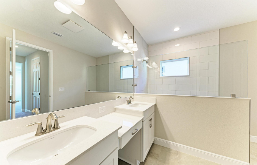 HBWB 6139 Bedroom (2)